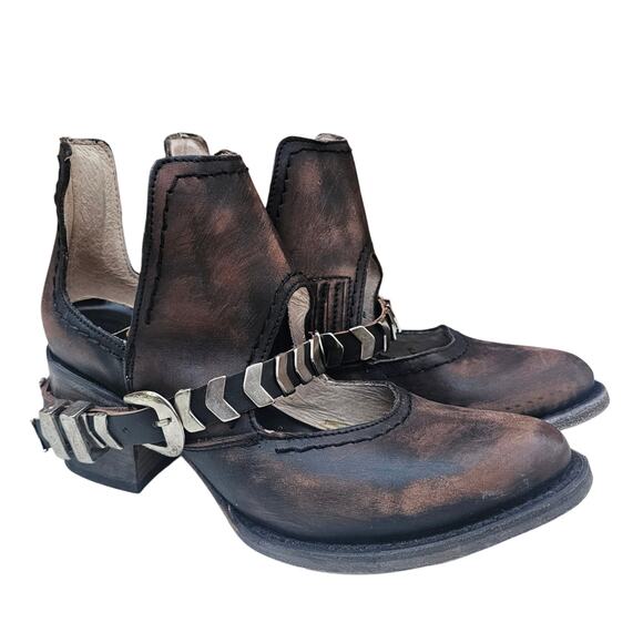 Distressed Ankle Bootie FreeBird Steven Blade Size 8 Black Brown Leather Buckle - Picture 2 of 16